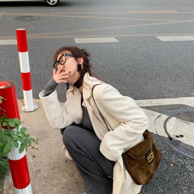 10张真人小姐姐生活照 适合当微信头像的合集来了