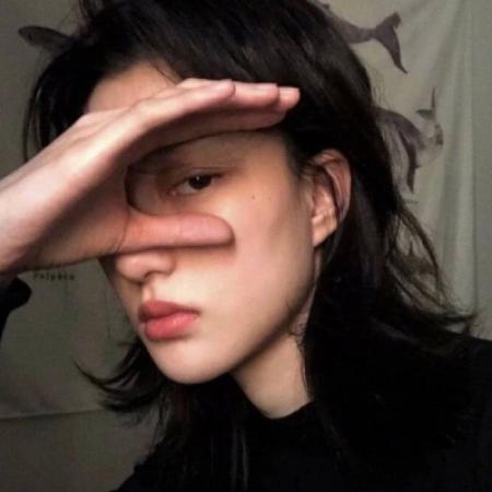 女生高冷真人微信头像合集 共12张