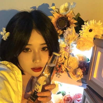 14张质感超棒的个性真人女生头像合集