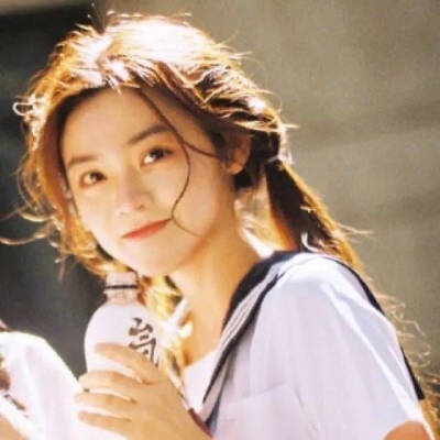 12张复古港风模糊感女生真人头像，氛围感拉满