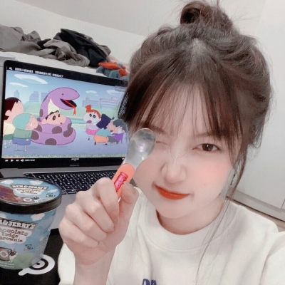 适合网恋用的超真实女生头像（13张）