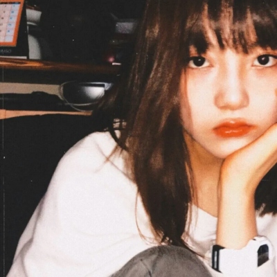 适合网恋用的超真实女生头像（13张）