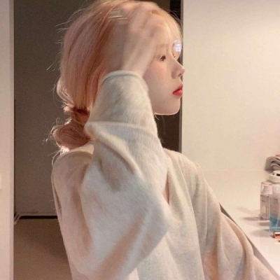 现在网络上超火的女生真人个性头像合集来啦，一共10张