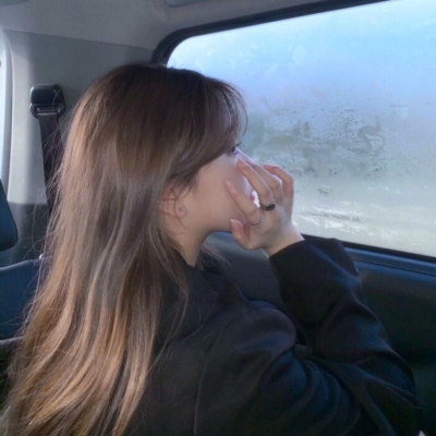 最新18张超好看的网图女生头像合集