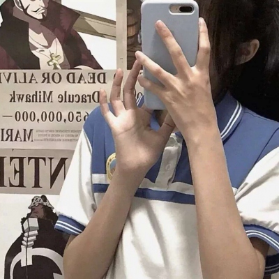 11张质感拉满的真人伤感女生头像