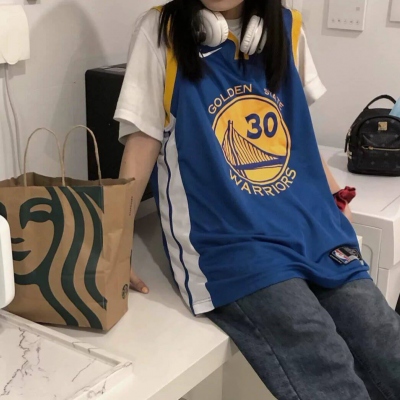 女生真人高清好看头像网图 共16张