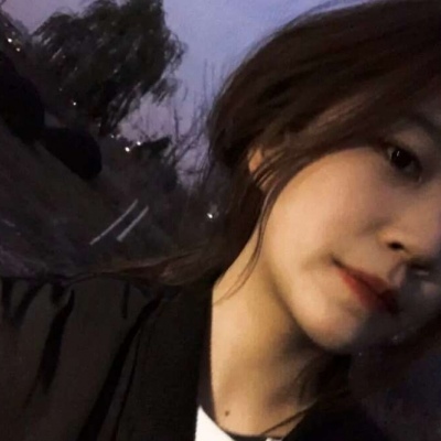 新款好看的微信女生真人头像合集来啦，共12张