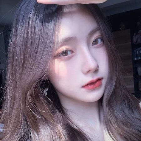 最新气质女生微信真人头像 一共8张