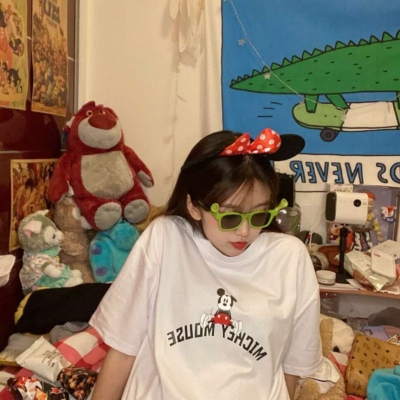 超火的女生真人微信头像 一共9张