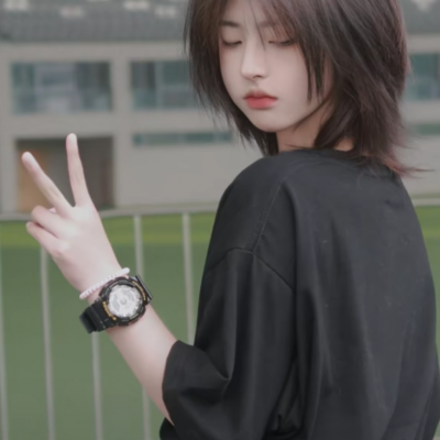 6张带微丧感的干净女生真人头像合集