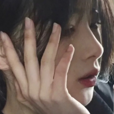 快手超火的女生真人头像合集（17张）