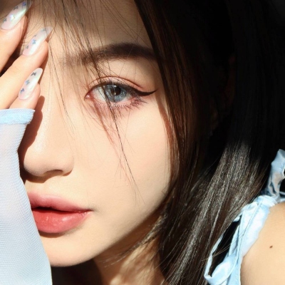 超火的女生高冷真人头像来啦 共19张