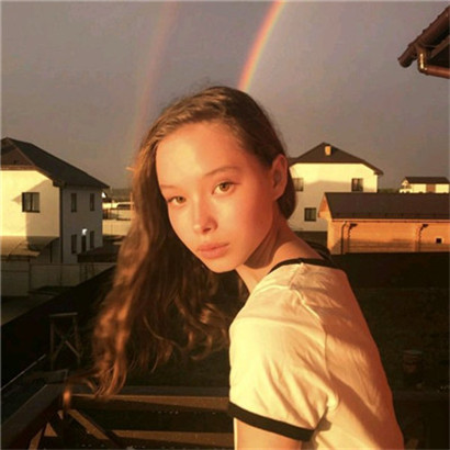 超拽霸气女生真人头像合集！16张好看的头像直接抱走