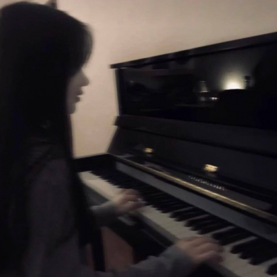 女生真人高清好看头像网图 共16张