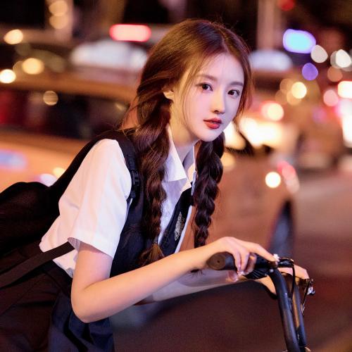 又纯又撩的大气感女生头像，这次一次性更了12张