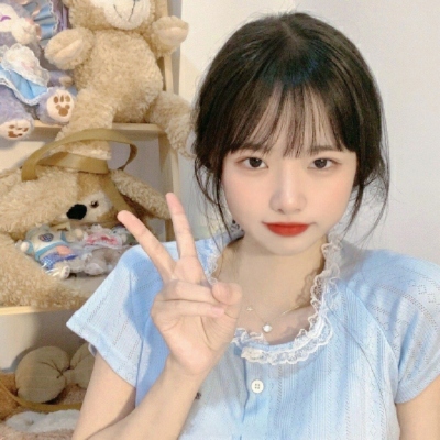 10张干净高级感女生真人微信头像合集