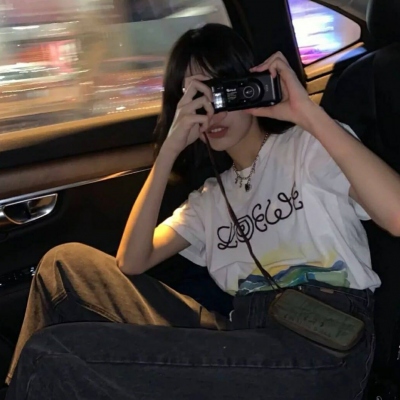 女生真人高清好看头像网图 共16张