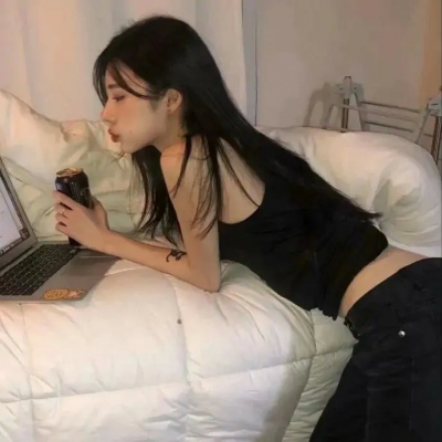 当下超火的真人可爱女生头像 共16张