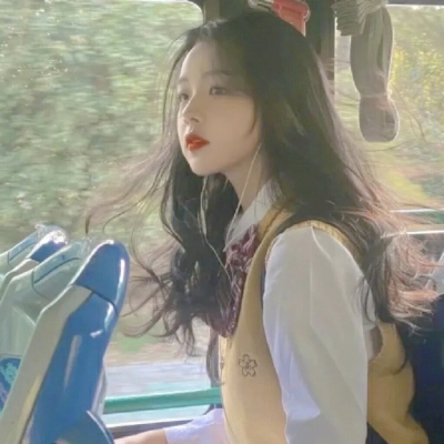 9张简约干净的好看女生头像，快收藏