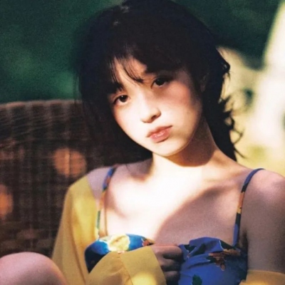 15张清新治愈的复古风女生头像 高清质感图直接存