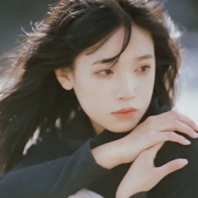 15张氛围感拉满的女生复古质感高清头像