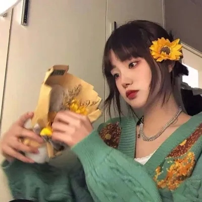 12张青春活力女生真人头像 快存来换头像啦