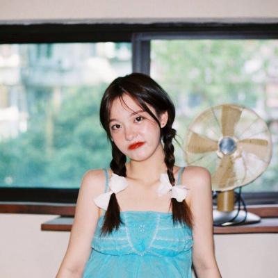 11张文艺感清纯女生单人头像合集