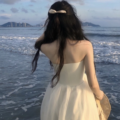 16张干净温柔又小众的ins风女生头像