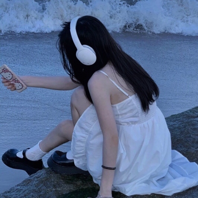 16张清新ins风女生头像合集 氛围感拉满