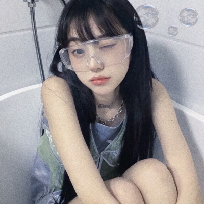 13张氛围感拉满的小众女生网图头像