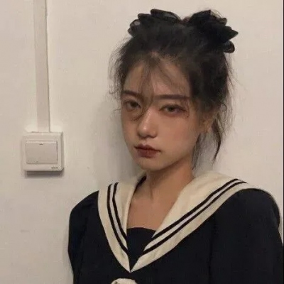 ins风超美女生正脸头像合集（10张）