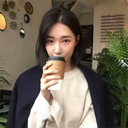 超火的女生高清短头像 共12张