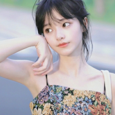 10张干净高级感女生真人微信头像合集