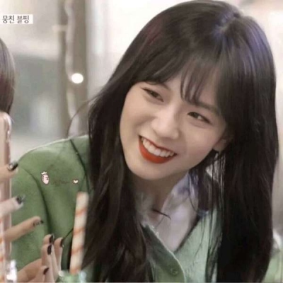 17张真人高冷御姐头像合集 氛围感拉满