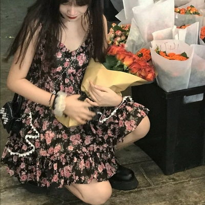 11张真人版女生与花的头像合集 快存来当头像