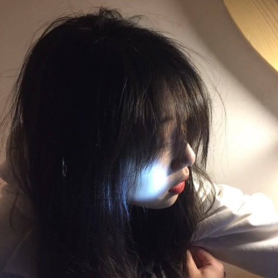 女生真人高清好看头像网图 共16张