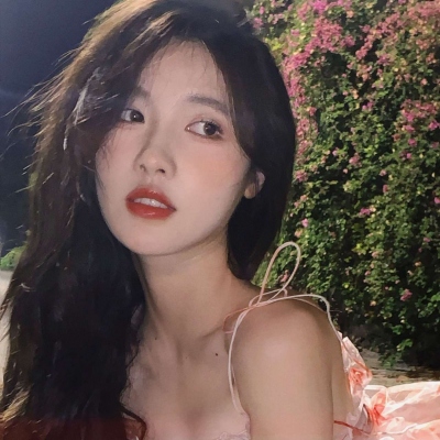 12张氛围感拉满的高级气质女生头像合集