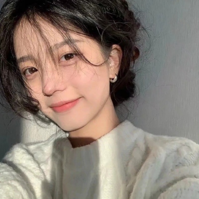 13张超仙真人女生头像 氛围感拉满