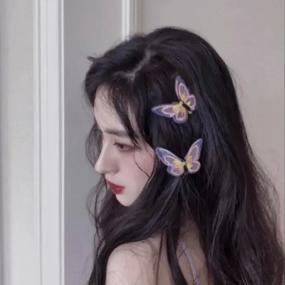 当下超火的真人可爱女生头像 共16张