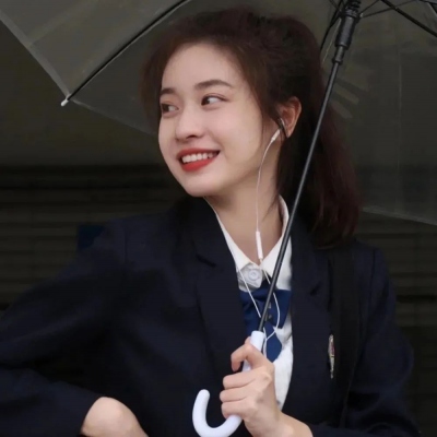 12张当下流行的模糊画风女生头像 快来收藏