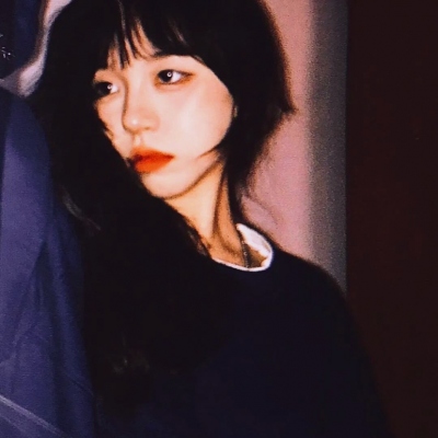 12张复古港风模糊感女生真人头像，氛围感拉满