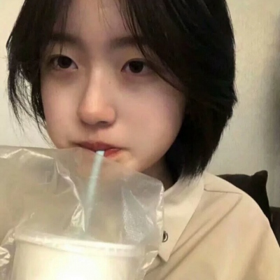 12张当下流行的模糊画风女生头像 快来收藏