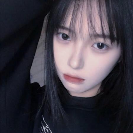 最新气质女生微信真人头像 一共8张