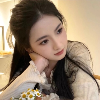 9张温柔气质感女生真人头像，直接用不踩雷