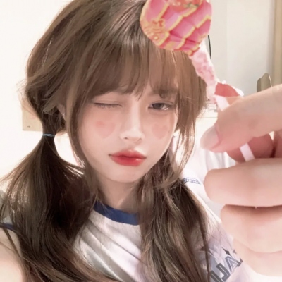 20张氛围感拉满！高级质感时尚女生头像合集