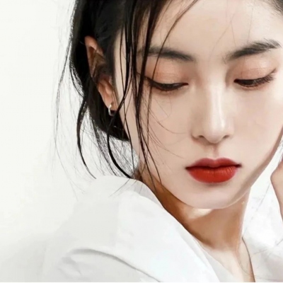 9张温柔气质感女生真人头像，直接用不踩雷