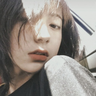 18张小众复古胶片风女生头像合集 适合当头像的复古感美图都在这