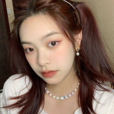 超火的女生高冷真人头像来啦 共19张