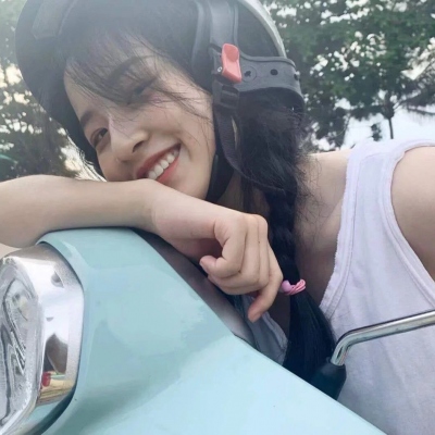 20张真人女生潮图头像合集 网感拉满的日常头像素材