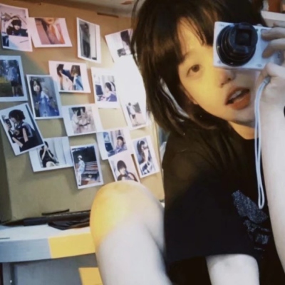 17张带旧胶片滤镜的真人女生头像 质感拉满